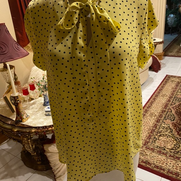 Yellow Polka dotted blouse size medium - Picture 3 of 7